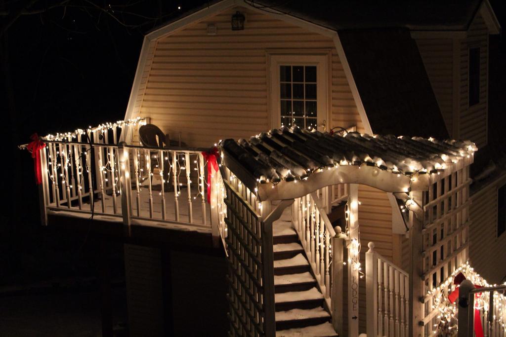 Trickling Waters Retreat Βίλα Marquette Δωμάτιο φωτογραφία