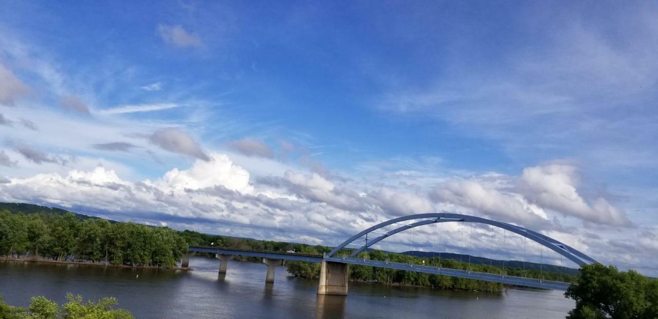 Trickling Waters Retreat Βίλα Marquette Εξωτερικό φωτογραφία